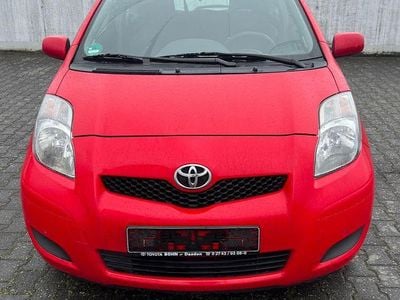 Gebraucht Toyota Yaris Cool 69 PS (50 kW) 2011 Rot Kleinwagen