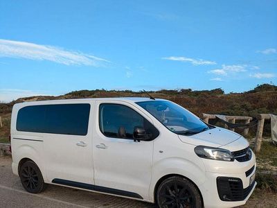 Weiß Gebraucht 2021 Opel Zafira Life Innovation Van / Kleinbus | 35.600 € (Etwas zu teuer)