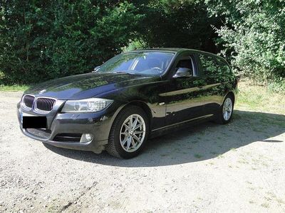 Gebraucht BMW 320 184 PS (135 kW) 2010 Schwarz Kombi
