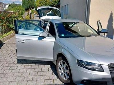Silber Gebraucht 2012 Audi A4 Kombi | 12.990 €