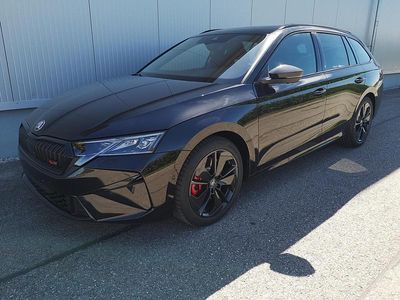 Black magic perleffekt Neu 2025 Skoda Octavia RS Kombi | 45.225 € (Etwas zu teuer)