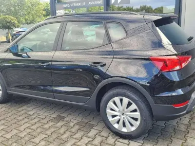 Neu Seat Arona Style 95 PS (69 kW) 2025 Schwarz/wählbar SUV