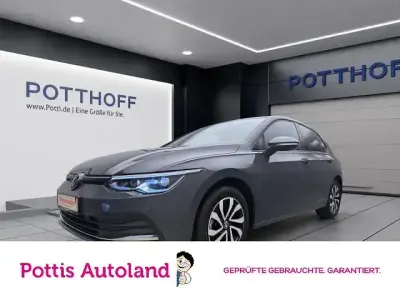 Gebraucht VW Golf VIII Active 150 PS (110 kW) 2023 Grau Limousine