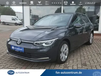 Gebraucht VW Golf VIII Style 150 PS (110 kW) 2024 Uranograu Limousine