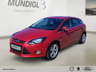 Gebraucht Ford Focus Champions Edition 125 PS (91 kW) 2013 Rot Limousine