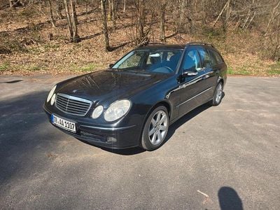 Gebraucht Mercedes E220 Avantgarde 150 PS (110 kW) 2006 Schwarz Limousine