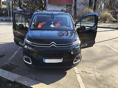 Schwarz Gebraucht 2018 Citroën Berlingo Feel Van / Kleinbus | 11.900 € (Guter Preis)