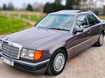 Gebraucht Mercedes E250 90 PS (66 kW) 1991 Violet Limousine