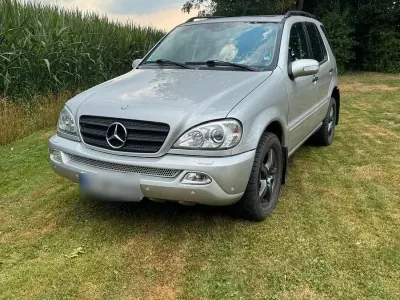 Gebraucht Mercedes ML270 163 PS (119 kW) 2003 Silber SUV