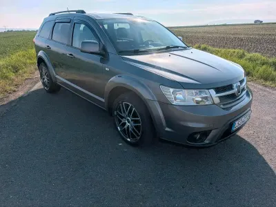 Gebraucht Fiat Freemont Urban 140 PS (102 kW) 2012 Grau SUV