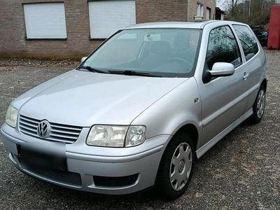 Gebraucht VW Polo 50 PS (36 kW) 2000 Silber Kleinwagen