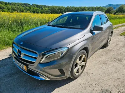 Gebraucht Mercedes GLA180 122 PS (89 kW) 2016 Grau SUV