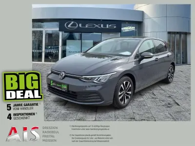 Gebraucht VW Golf VIII United 150 PS (110 kW) 2021 Delfingrau metallic Limousine