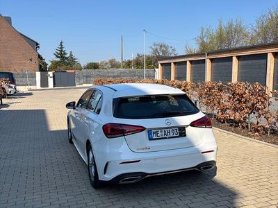 Gebraucht Mercedes A180 AMG 116 PS (85 kW) 2019 Weiß Limousine