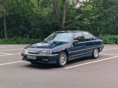 Begagnad Opel Omega 150 HK (110 kW) 1991 Blå Kombi