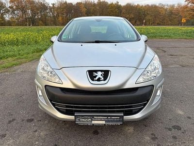 Gebraucht Peugeot 308 Platinum 111 PS (81 kW) 2011 Silber Limousine