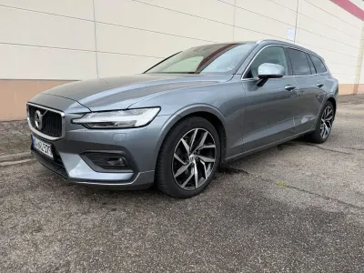 Gebraucht Volvo V60 Momentum 190 PS (139 kW) 2019 Grau Kombi