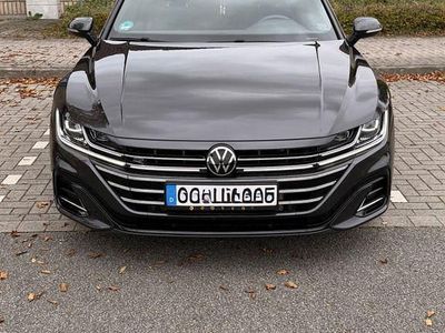 Second-hand VW Arteon R-line 200 CP (147 kW) 2023 Negru Berlinǎ