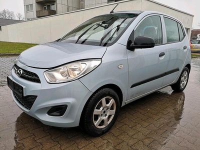 Gebraucht Hyundai i10 69 PS (50 kW) 2013 Silber Kleinwagen
