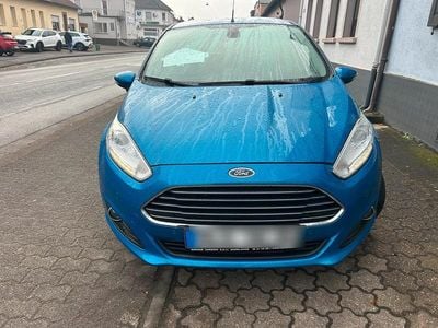 Blau Gebraucht 2014 Ford Fiesta Limousine | 3.800 € (Fairer Preis)