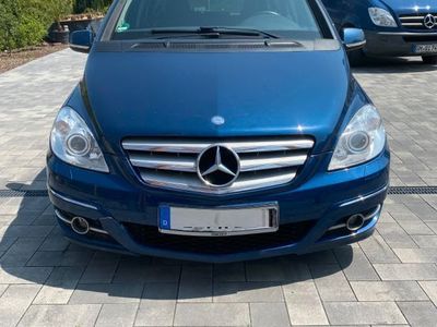 Mercedes B200