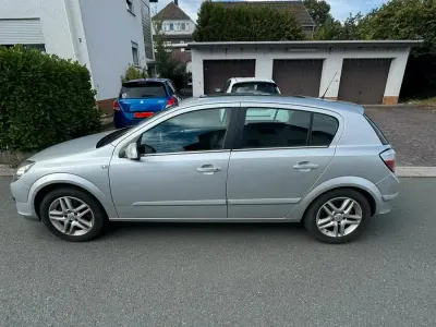 Gebraucht Opel Astra 140 PS (102 kW) 2006 Silber Kleinwagen