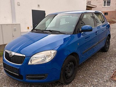 Gebraucht Skoda Fabia 70 PS (51 kW) 2009 Blau Kleinwagen
