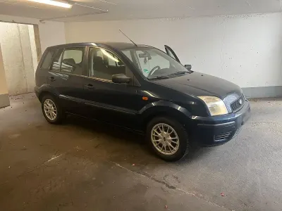 Gebraucht Ford Fusion Trend 101 PS (74 kW) 2004 Blau Kleinwagen