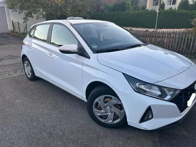 Gebraucht Hyundai i20 Select 101 PS (74 kW) 2022 Weiß Kleinwagen
