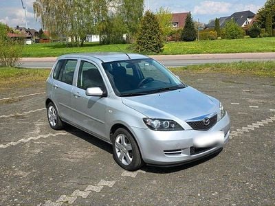 Usado Mazda 2 85 HP (62 kW) 2005 Prateado Citadino