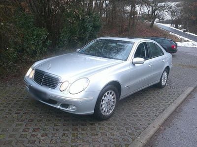 Gebraucht Mercedes E270 Elegance 177 PS (130 kW) 2002 Silber Limousine