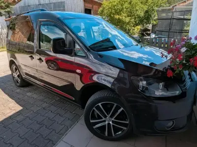 Gebraucht VW Caddy Edition 140 PS (102 kW) 2015 Andere farben Van / Kleinbus