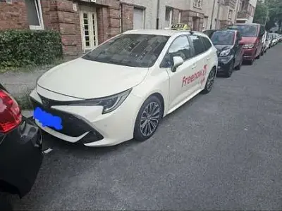 Gebraucht Toyota Corolla Team 122 PS (89 kW) 2021 Beige Kombi