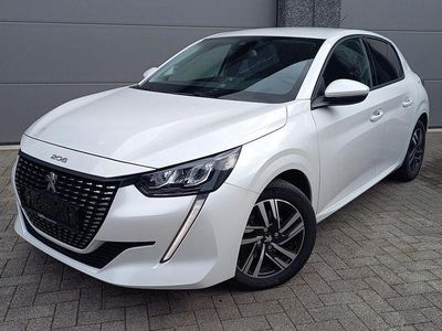 Gebraucht Peugeot 208 Allure 102 PS (75 kW) 2021 Weiß Kleinwagen