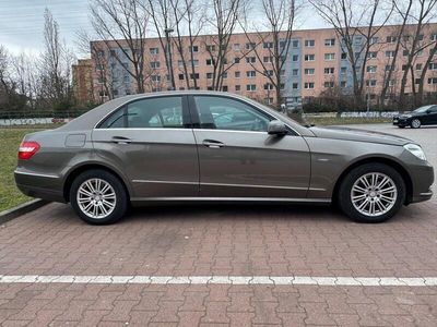 Mercedes E200