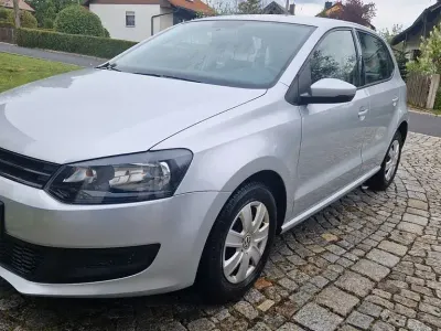 Używany VW Polo Trendline 69 KM (50 kW) 2011 Srebrny Hatchback
