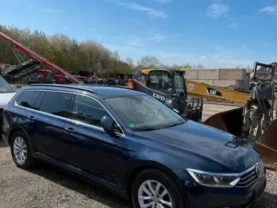 Gebraucht VW Passat Comfortline 150 PS (110 kW) 2017 Blau Kombi