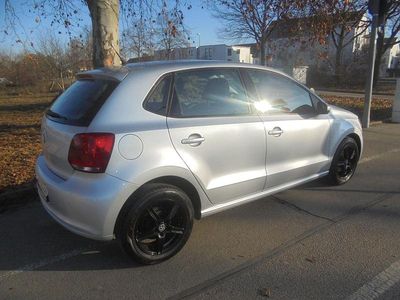 Silber Gebraucht 2010 VW Polo Comfortline Kleinwagen | 7.950 € (Teuer)
