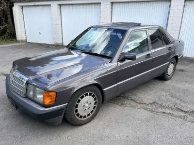 Second-hand Mercedes 190 109 CP (80 kW) 1990 Mov Berlinǎ