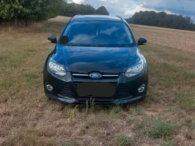 Gebraucht Ford Focus 140 PS (102 kW) 2012 Schwarz Kombi