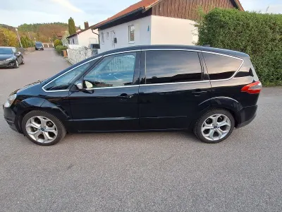 Second-hand Ford S-MAX Titanium X 200 CP (147 kW) 2011 Negru Monovolum