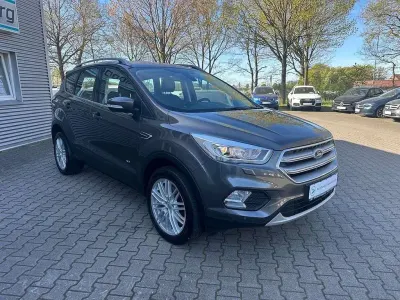 Używany Ford Kuga Titanium 182 KM (133 kW) 2017 Szary SUV
