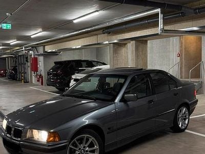 Gebraucht BMW 323 170 PS (125 kW) 1995 Grau Limousine