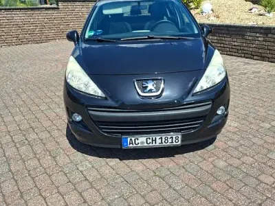 Gebraucht Peugeot 207 95 PS (69 kW) 2010 Schwarz Limousine