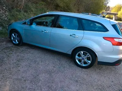 Używany Ford Focus 105 KM (77 kW) 2012 Szary Kombi
