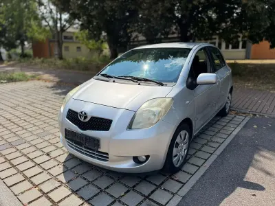 Gebraucht Toyota Yaris Luna 69 PS (50 kW) 2008 Silber Kleinwagen
