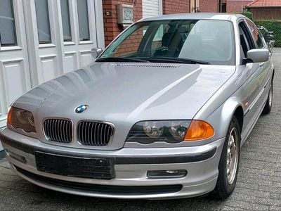 BMW 323
