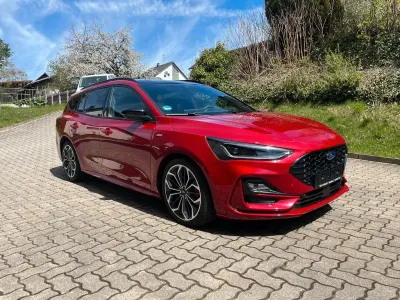 Gebraucht Ford Focus ST-Line X 155 PS (114 kW) 2025 Rot Limousine