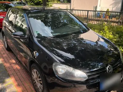 Gebraucht VW Golf VI 100 PS (73 kW) 2011 Schwarz Kleinwagen