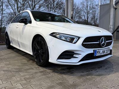 Weiß Gebraucht 2019 Mercedes A250 AMG line Limousine | 25.000 € (Guter Preis)